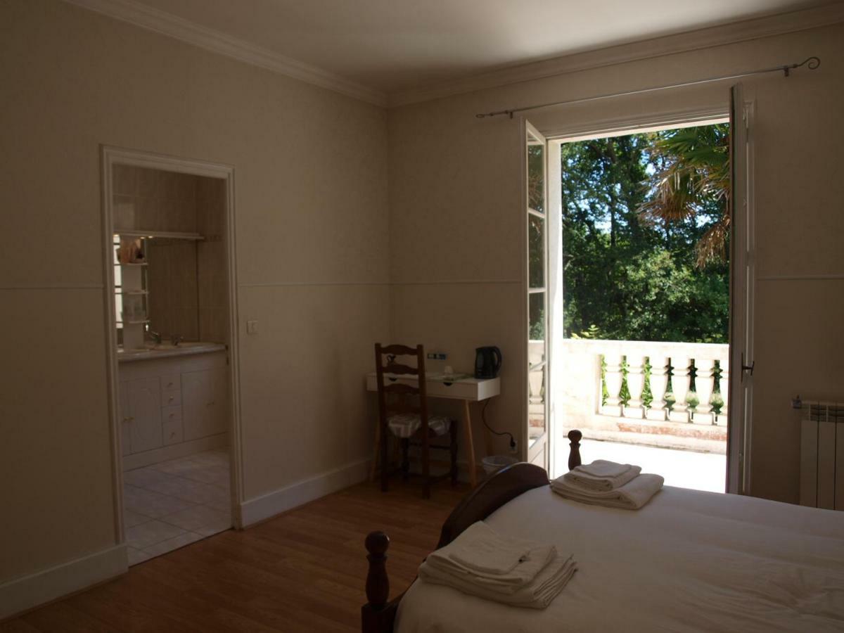 Le Cheminard Bed & Breakfast Feugarolles Exterior photo